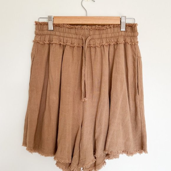 PinkBlush flowy tan linen shorts, size M - Picture 3 of 3